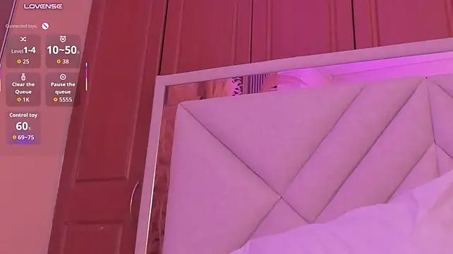 Vivianne_scott - 😍Look at me while you suck me 🍆