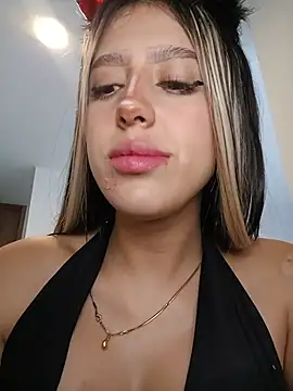 Eva_222 - DOGGY POSITION WITHOUT PANTY