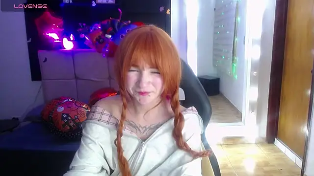 _Charlotte_Collins_ - show my tits