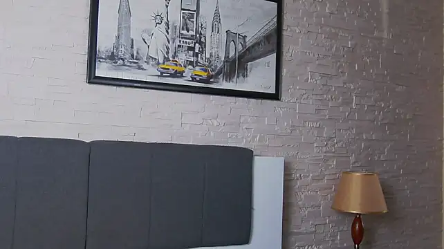 BritneyHudsonn - Naked dance