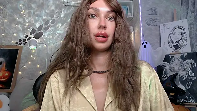 NickyAdamidi - Sexy on the bed🥵