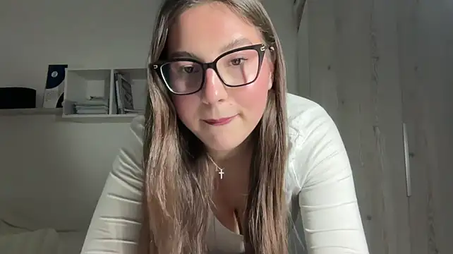 Rubymoonv - Pinch my nipples under the top🥵
