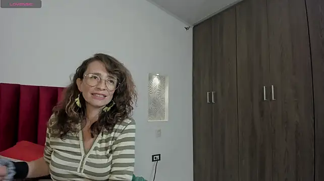 ZoeJazz - fingers in pussy + control lush x2min