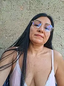 Maturexxxnaughty - I masturbate in front of a stranger