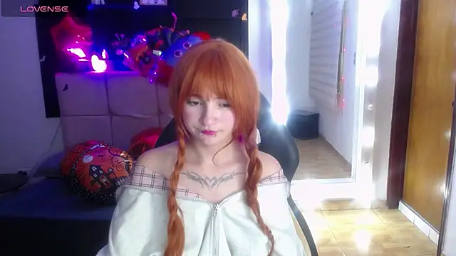 _Charlotte_Collins_ - show my tits