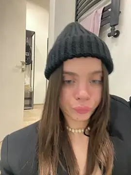 Kyivskyi_Tort - More vibration for pussy