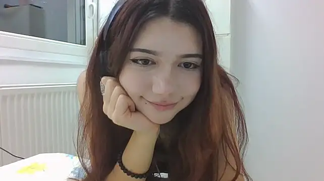 BerniceDigennaro - show my tits close up