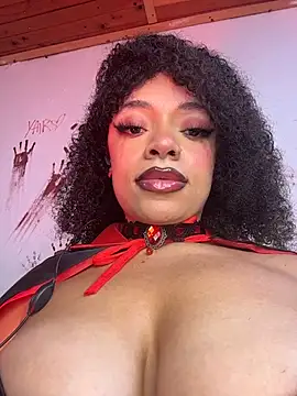 Alyssa_Houston - Finger my creamy pussy