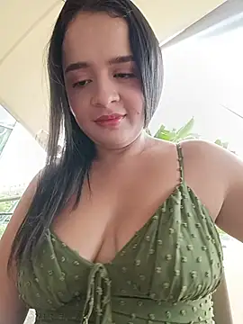 Julieth_hot-69 - Take off my panties in public 😈