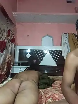 Hot_Indiancpl