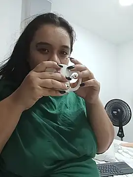 Nathy_Moon - Jugar 🛝 con mi dildo 🍆🤪🙈