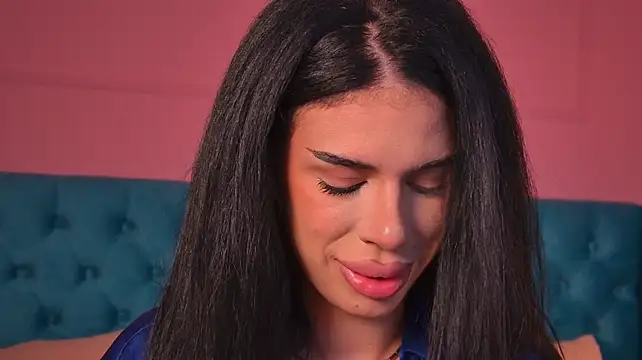 ReinaTriana - finger my pussy papi