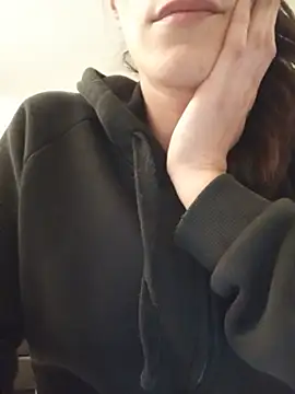 Hotmami93 - Voglio comprarmi tanto intimo
