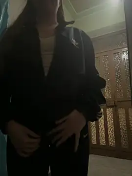 Emma_gattina2006 - risky tetties out5min+🎁lst tipper