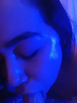 Alicee_Sw - Saliva in my tits 🍒