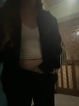 Emma_gattina2006 - risky tetties out5min+🎁lst tipper