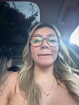 DIANITA_1988 - naked squirt girls out of car