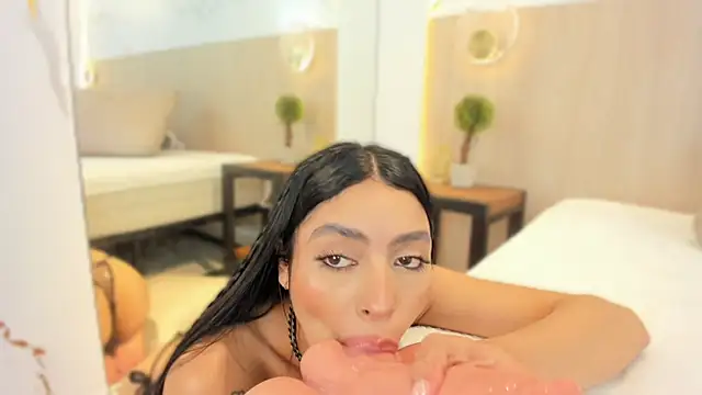 Hanna_steel - Do you wanna see my ass with oil? ❤️