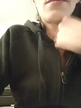 Hotmami93 - Voglio comprarmi tanto intimo