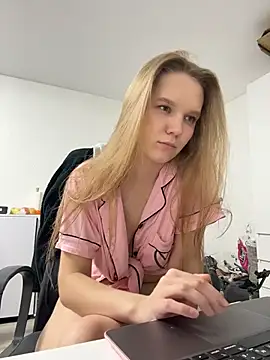 Ketitull - DOGGY + SLAP ASS x10+anal plug
