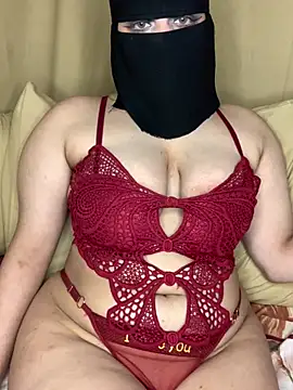 Loly- - زيت علي طيازي 🍒💋❤️