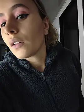 Ariasterliing - plug in my ass 🔥💦
