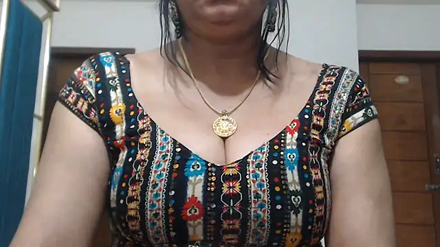 Maisa-130 - boobs show