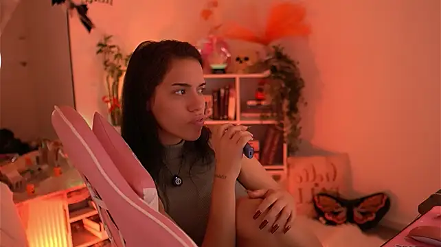 IsabellaSinn - Tease meee ☺️
