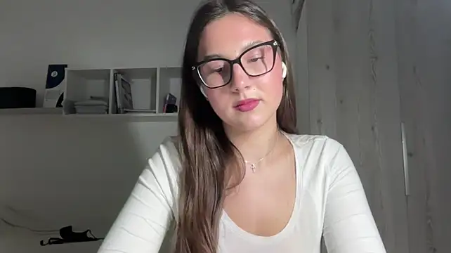 Rubymoonv - Lift my top and massage my boobs🥵