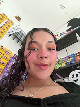 Camilla_Miller01 - One kiss for you🥰