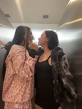 Antonella_Russ - Sucio pussy un tiket show