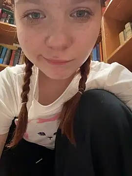 Freaky__Nikki - move panties aside and pinch clit