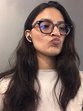 Gia_Mazzon - Play with tits on public