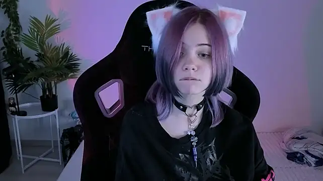 Hikkacat - 🤍 SHOW FEET ⋆˚₊(੭ˊ͈ ꒵ˋ͈)੭❤