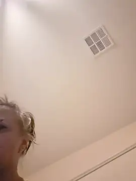 SultrySummer68's Live XXX Chat