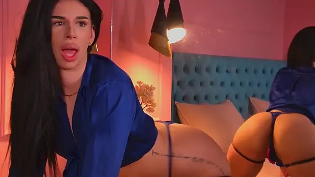 ReinaTriana - finger my pussy papi
