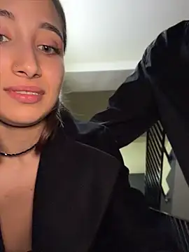 ICrazyOneIRL - 😱STRANGER HANDS GOOD…RUB PUSSY NOW!