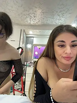 IsabellaEtthan - SpankOurPussyesWithYourDickX23+:gift: