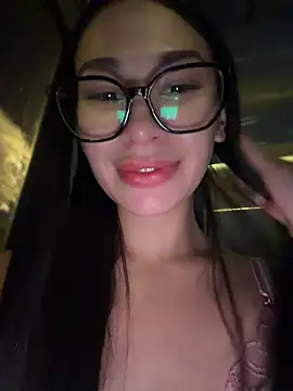Aria51 - tease u with my cute panties in bus