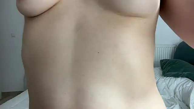 Kellyvenous - Plug in ass dildo in pussy