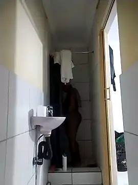 Kittykhloe22 - Shake some ass 👀👀🍑