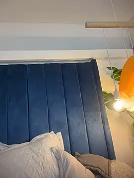 Mirandacute - take off panties + fingers deep