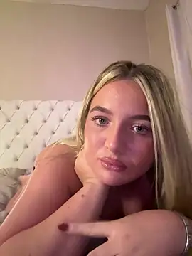 Oliviaabluee - Rub boobs🍒