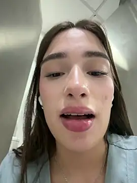 Sweet_Milaa1 - 4 FINGERS IN THE PUSSY 👀