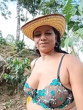 Esmeralda_li - Vibración con lengua por todo el cuerpo