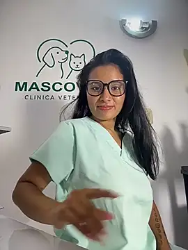 Amy_Cutte__ - KISSING A CLIENT AT THE VET’S