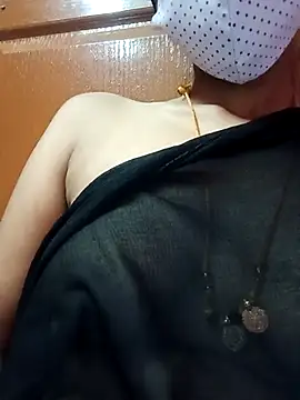 Tamil_teen_22 - Boobs oil massage