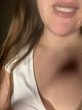 Emma_gattina2006 - invite a friend over and fuckk