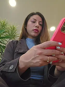 Karen_San_Miguel - Bra off in public + control toy 5m 🥵
