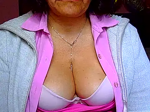 BiancaSteel - SHOW OIL IN TITS